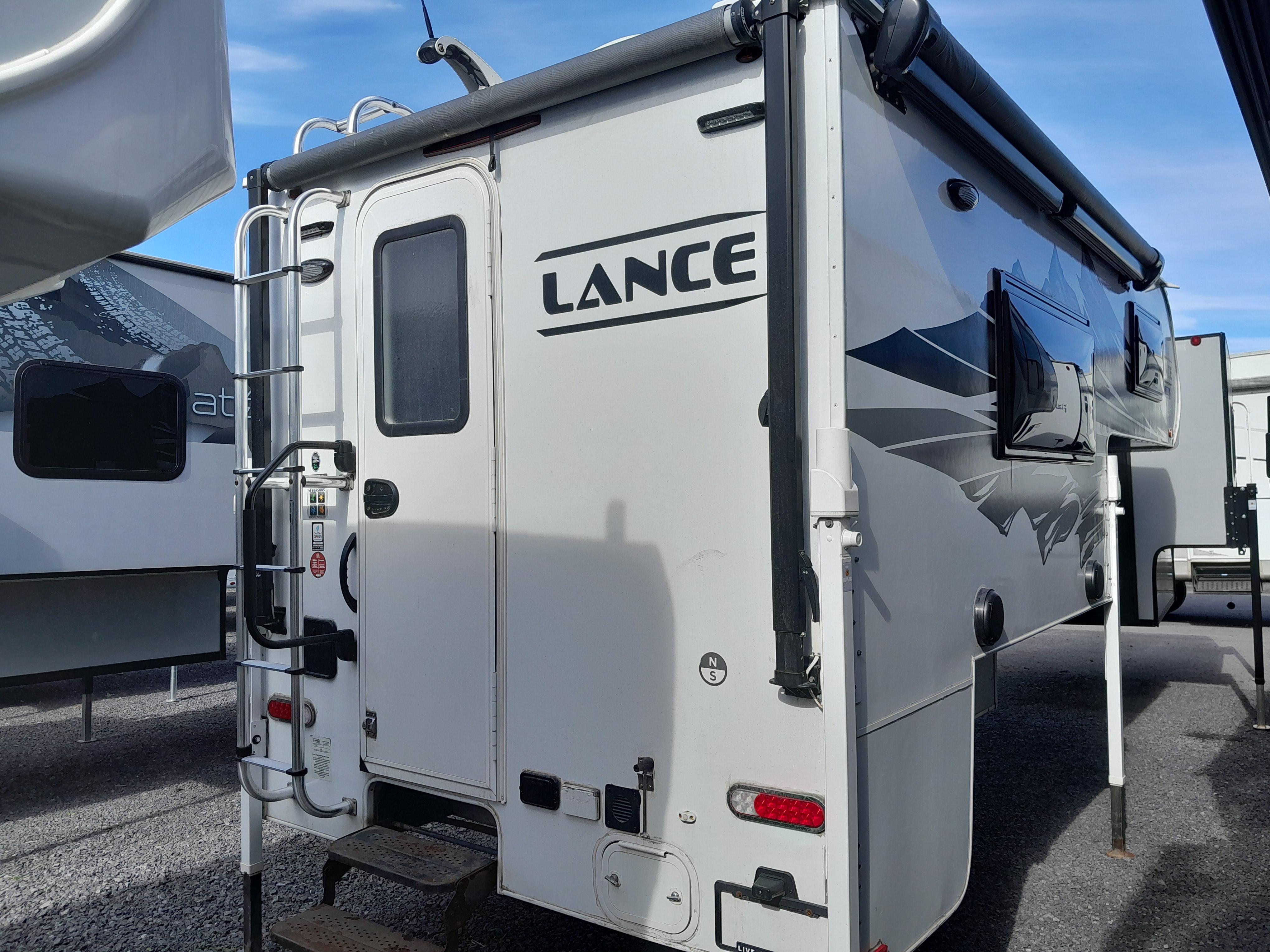 Caravane portée de marque Lance camper à vendre à Lanoraie