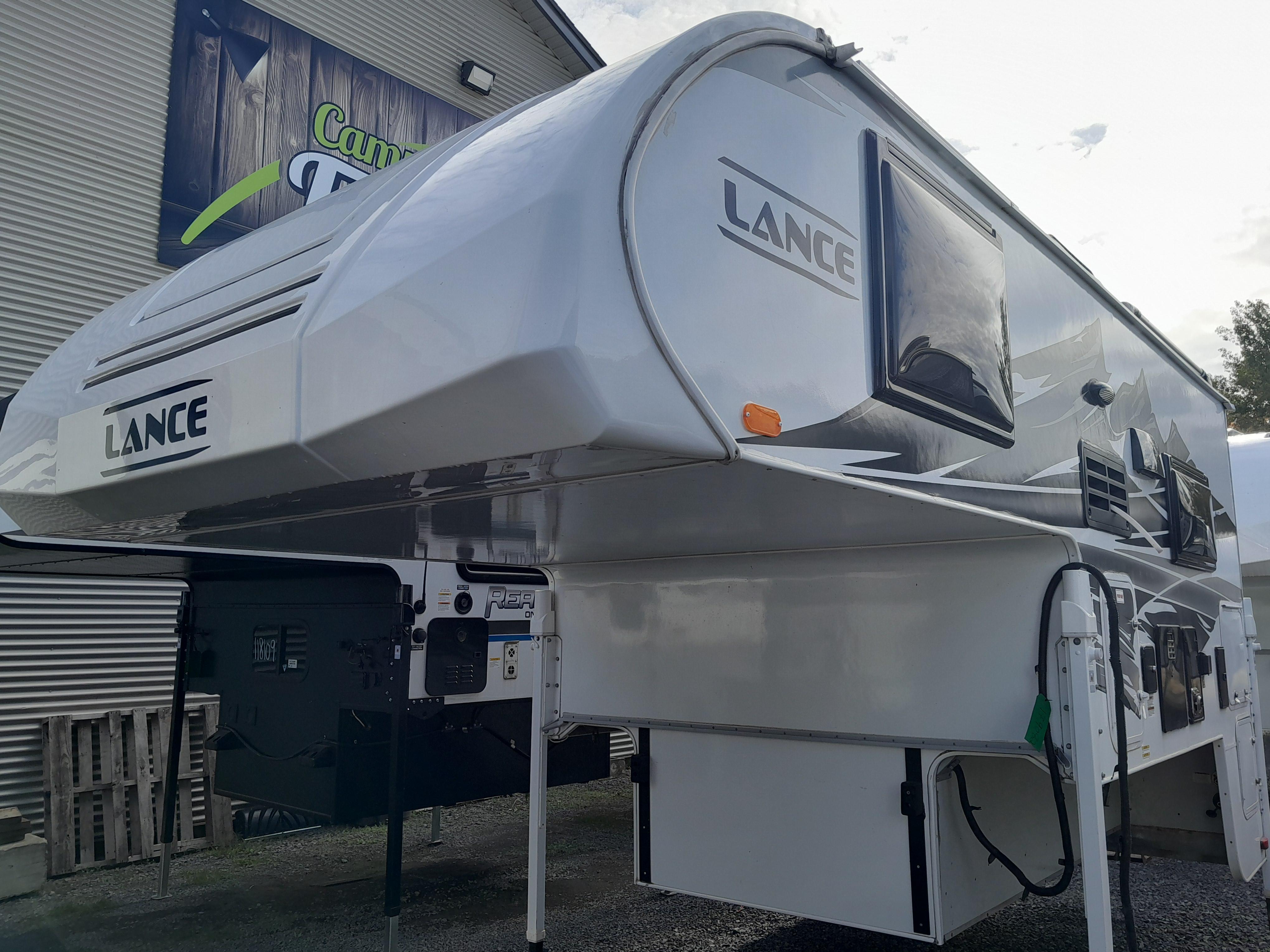 Caravane portée de marque Lance camper à vendre à Lanoraie