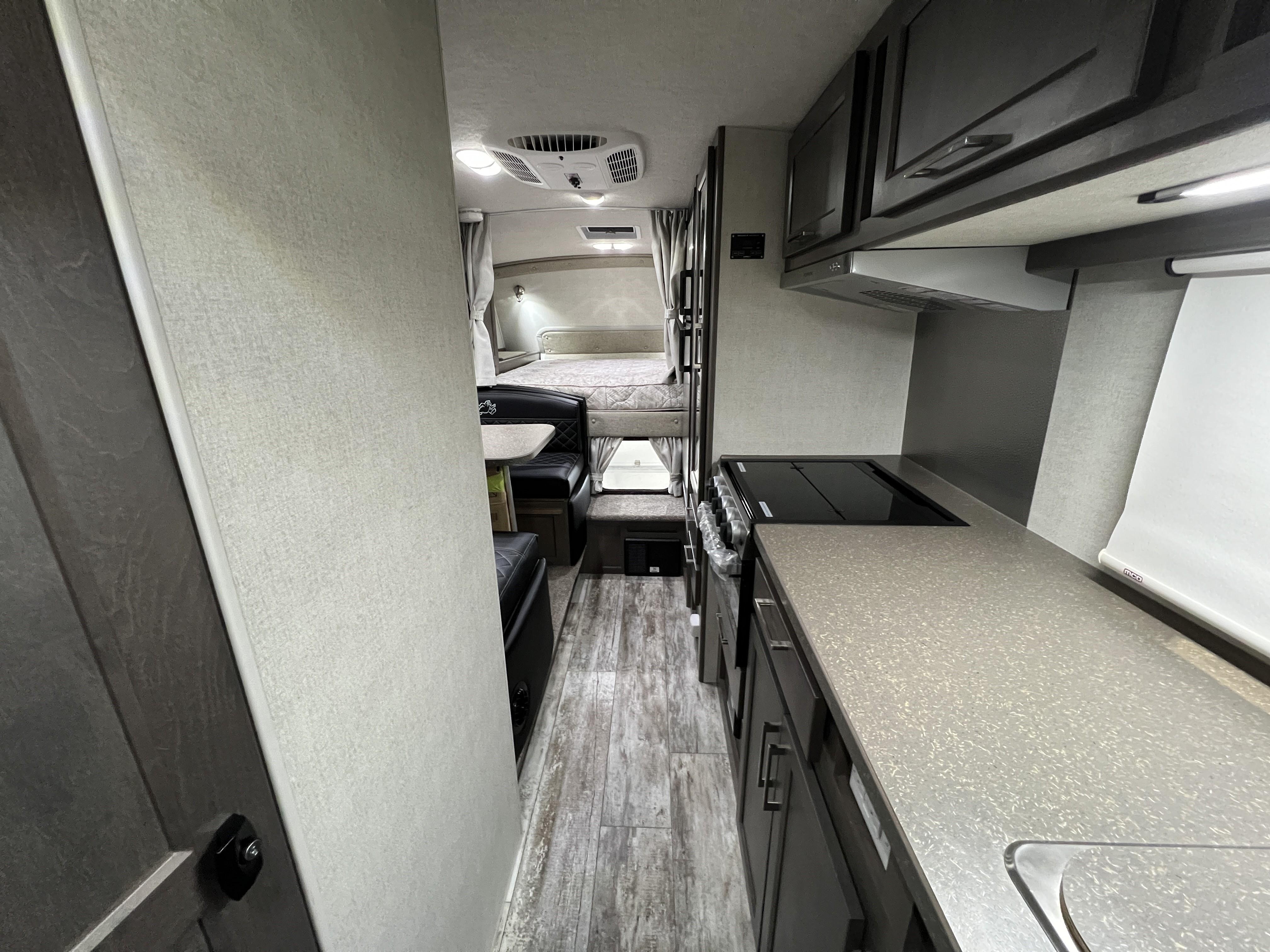 Bigfoot rv Caravane portée for sale in Lanoraie