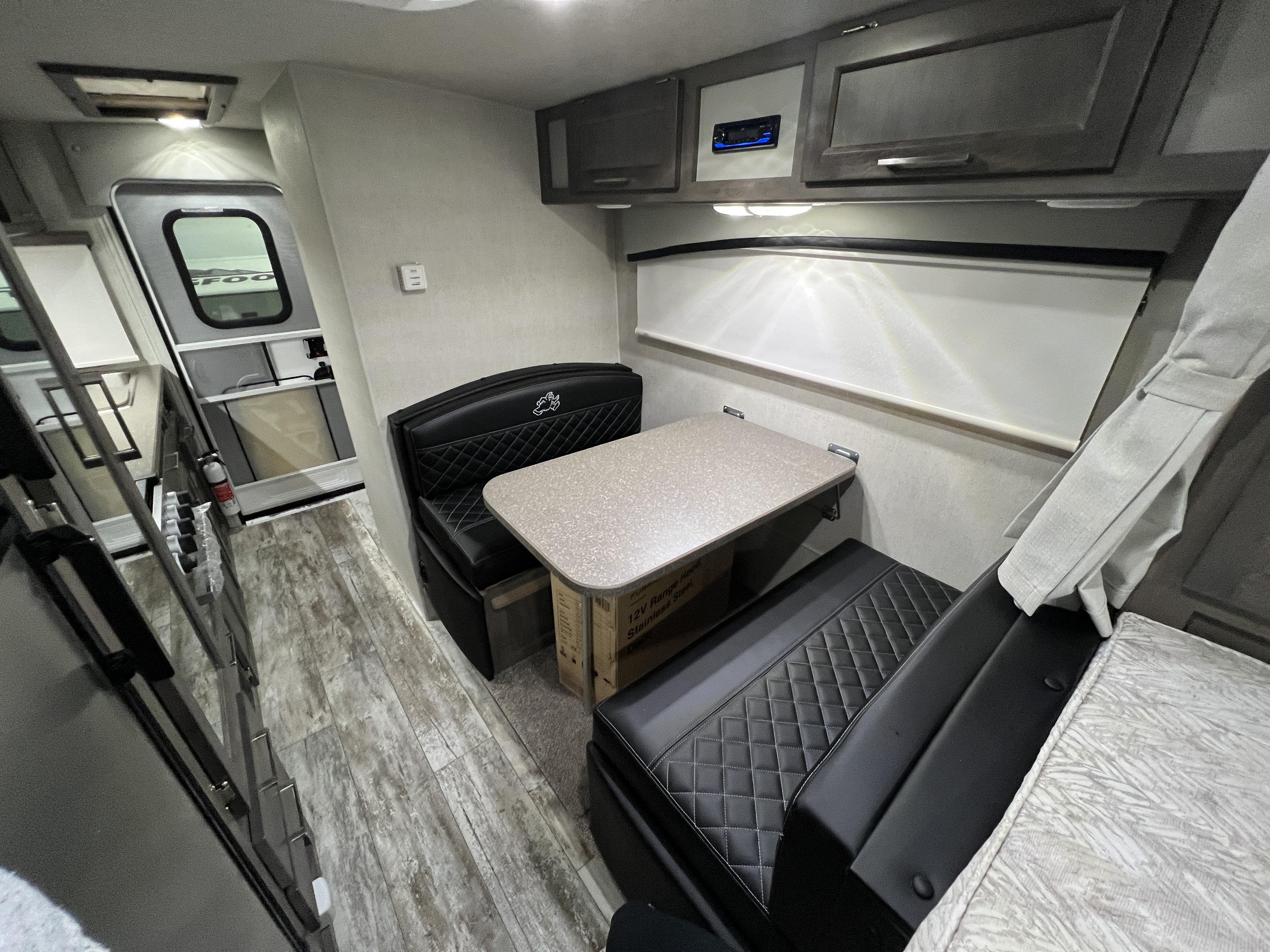 Bigfoot rv Caravane portée for sale in Lanoraie