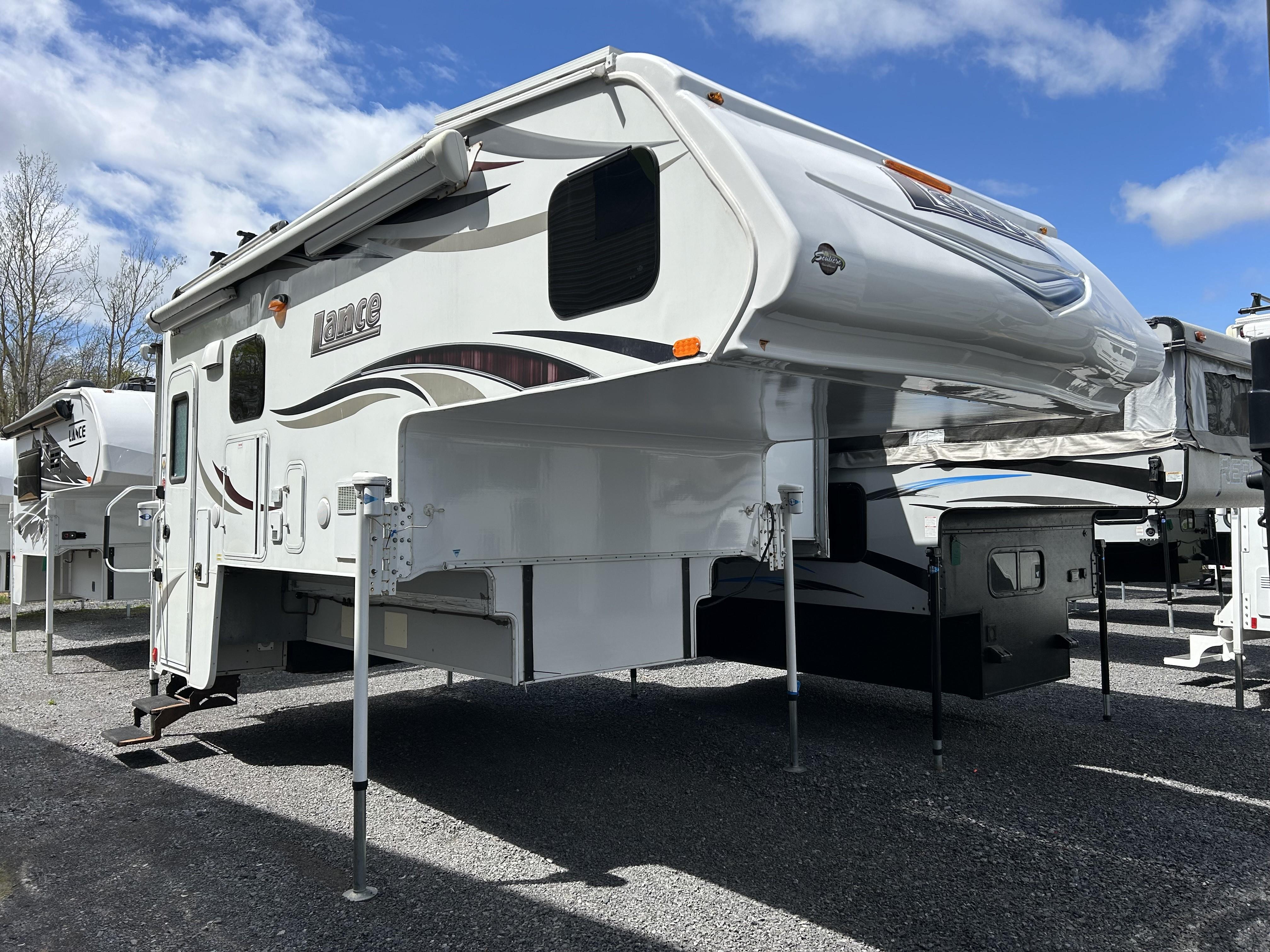 Caravane portée de marque Lance camper à vendre à Lanoraie