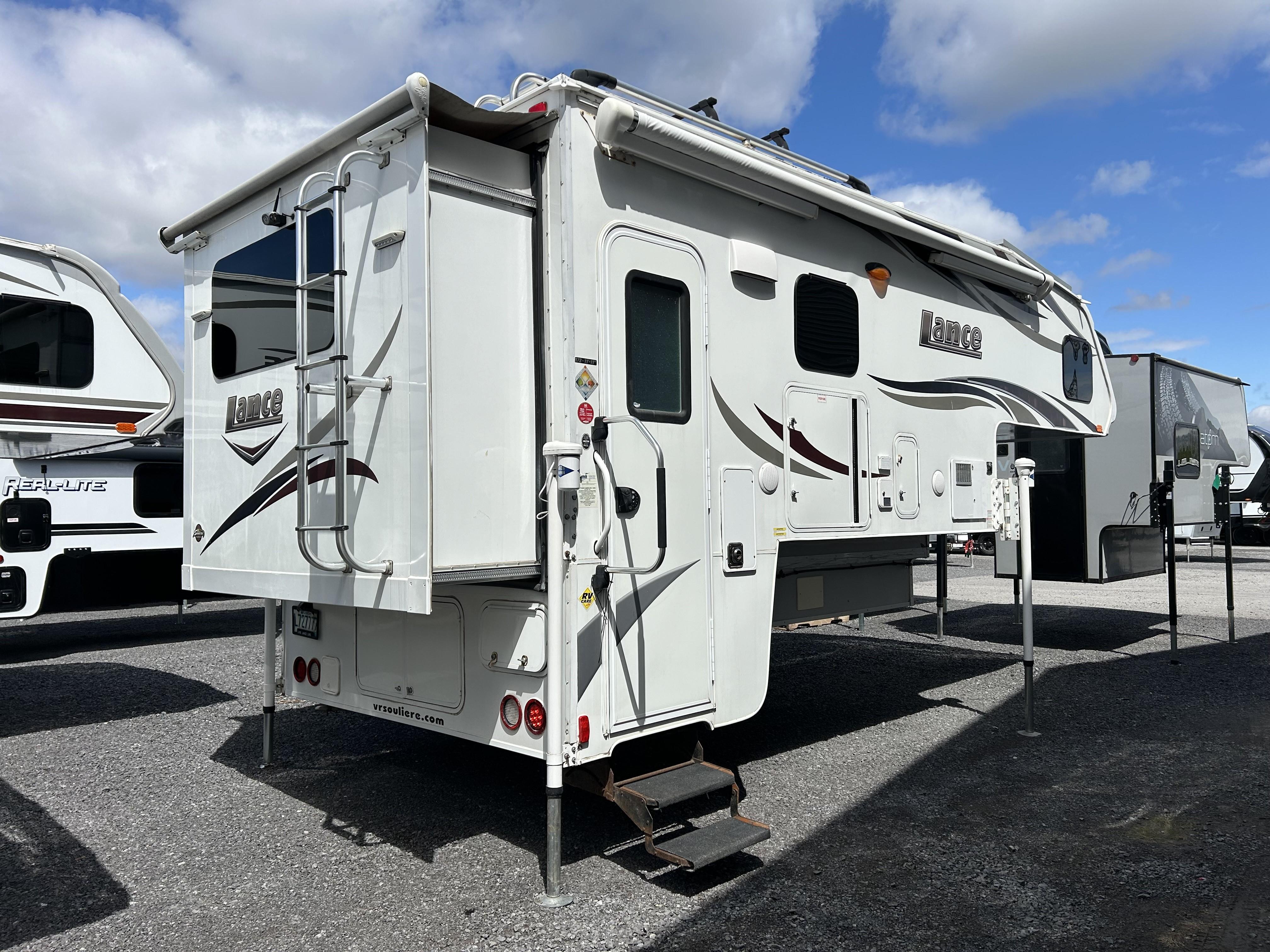 Caravane portée de marque Lance camper à vendre à Lanoraie