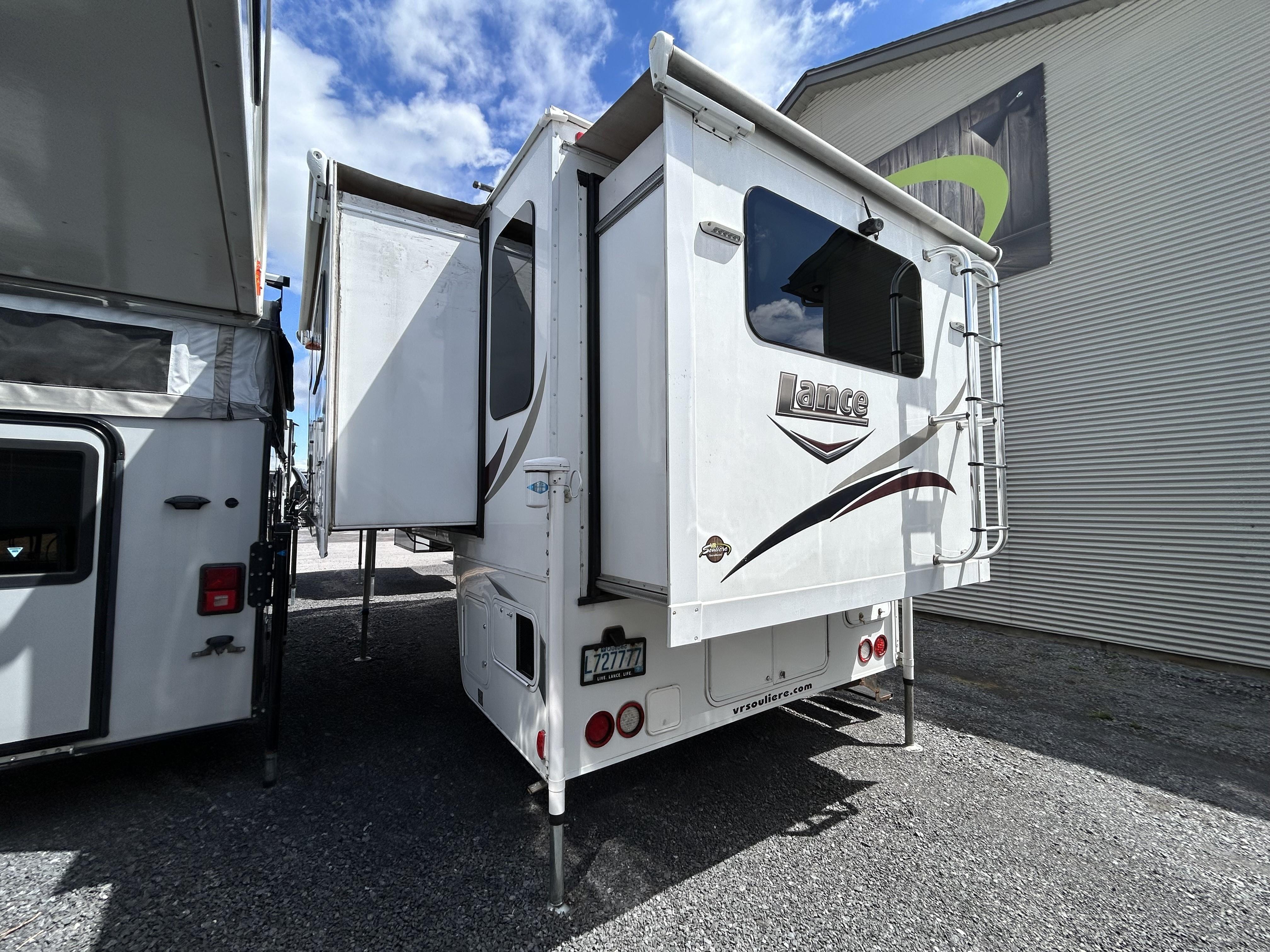 Caravane portée de marque Lance camper à vendre à Lanoraie