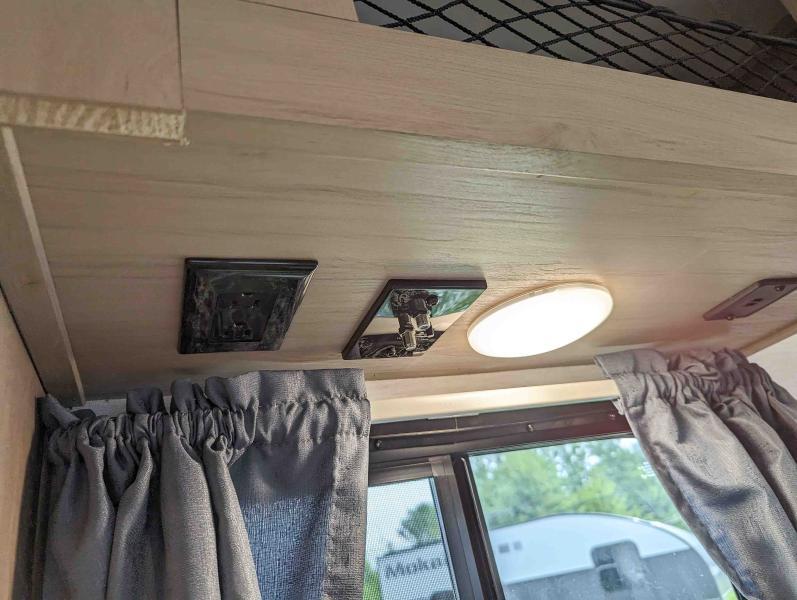 Travel lite rv Caravane portée for sale in Lanoraie