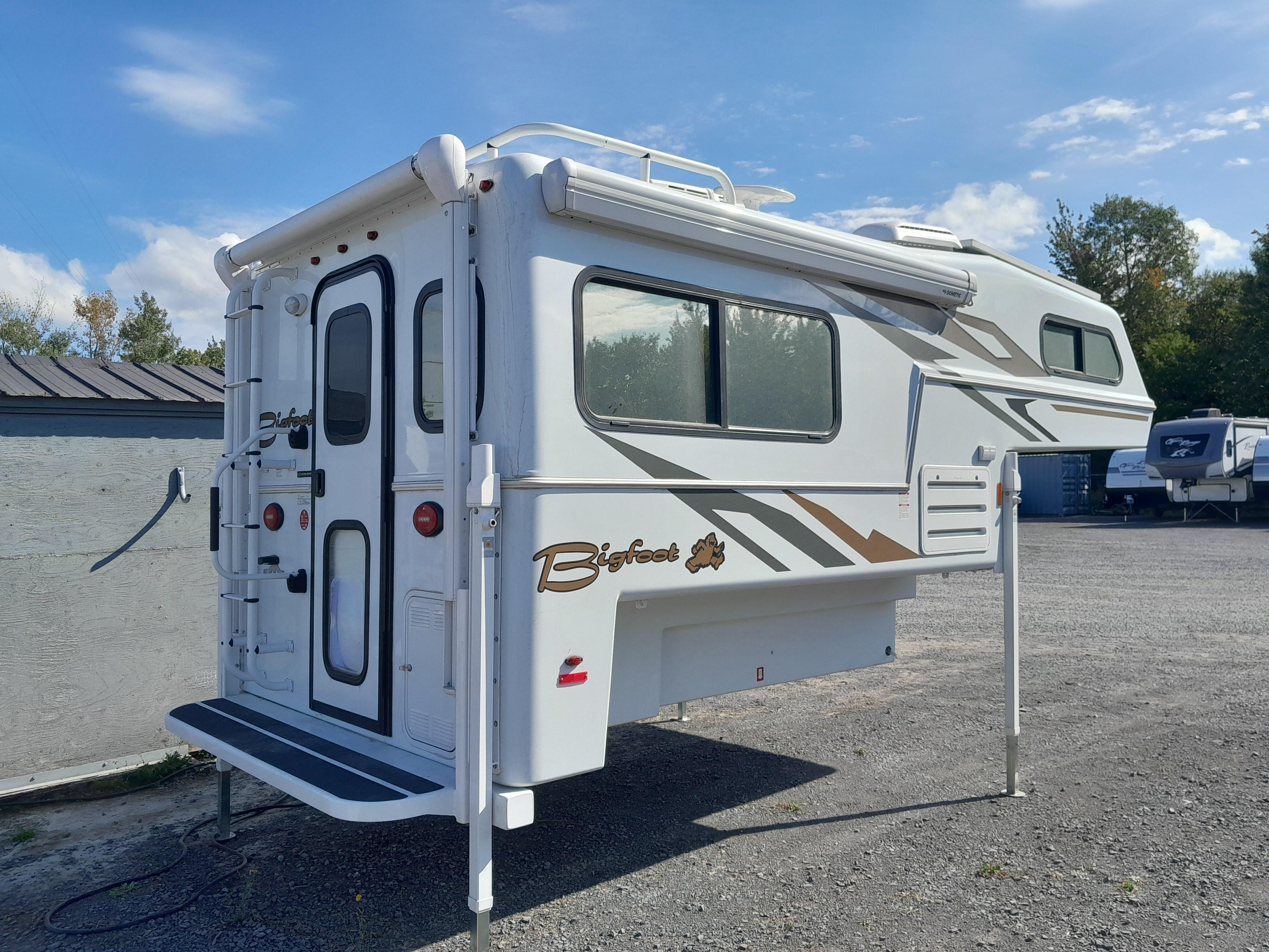 Caravane portée de marque Bigfoot rv à vendre à Lanoraie