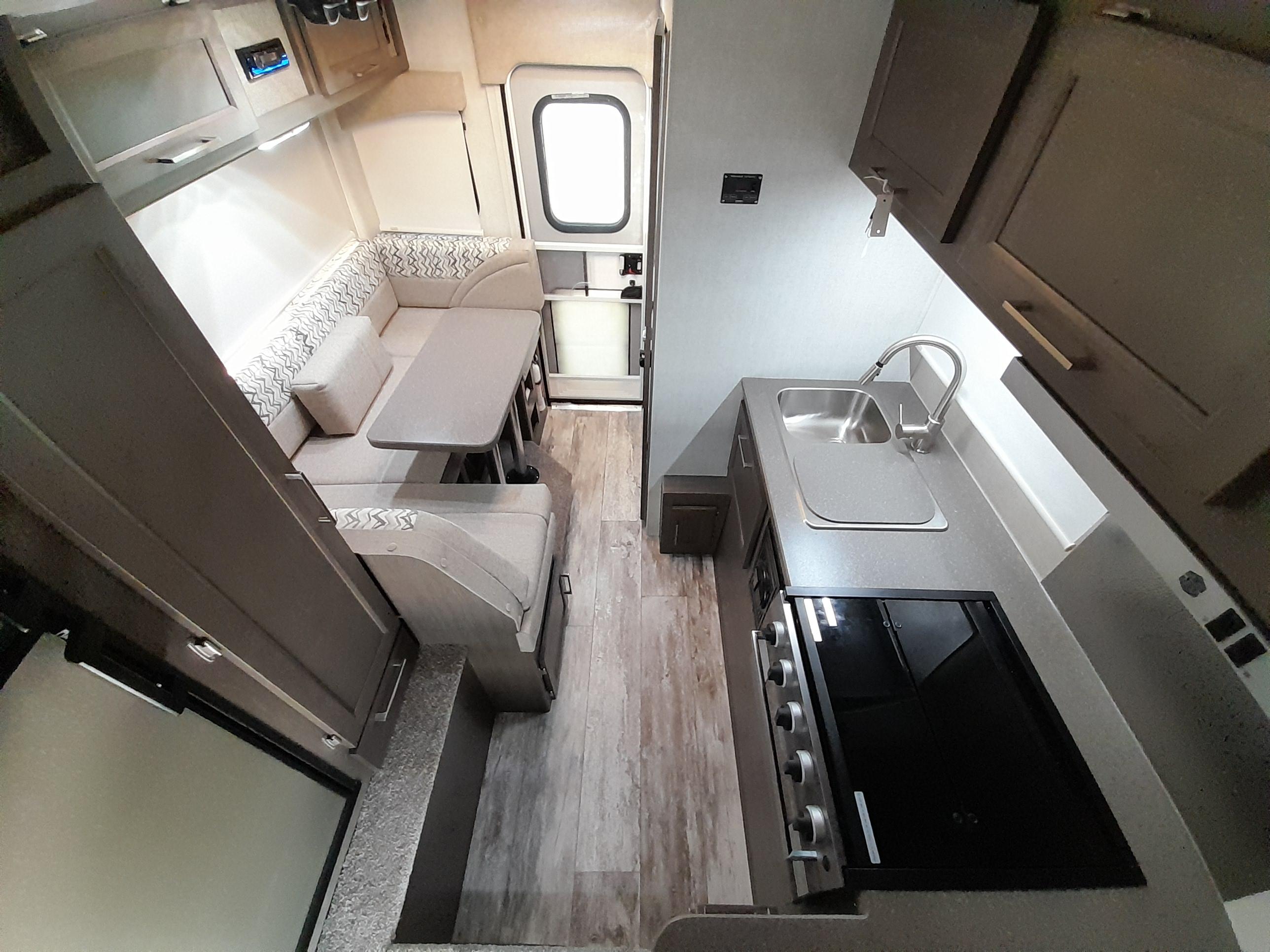 Bigfoot rv Caravane portée for sale in Lanoraie