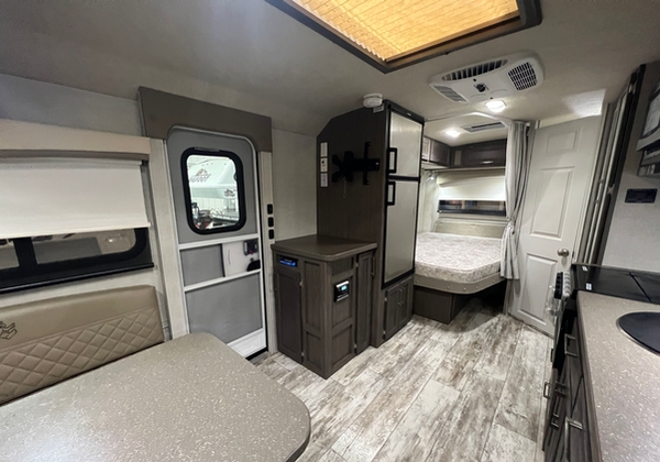 Bigfoot rv  for sale in Lanoraie