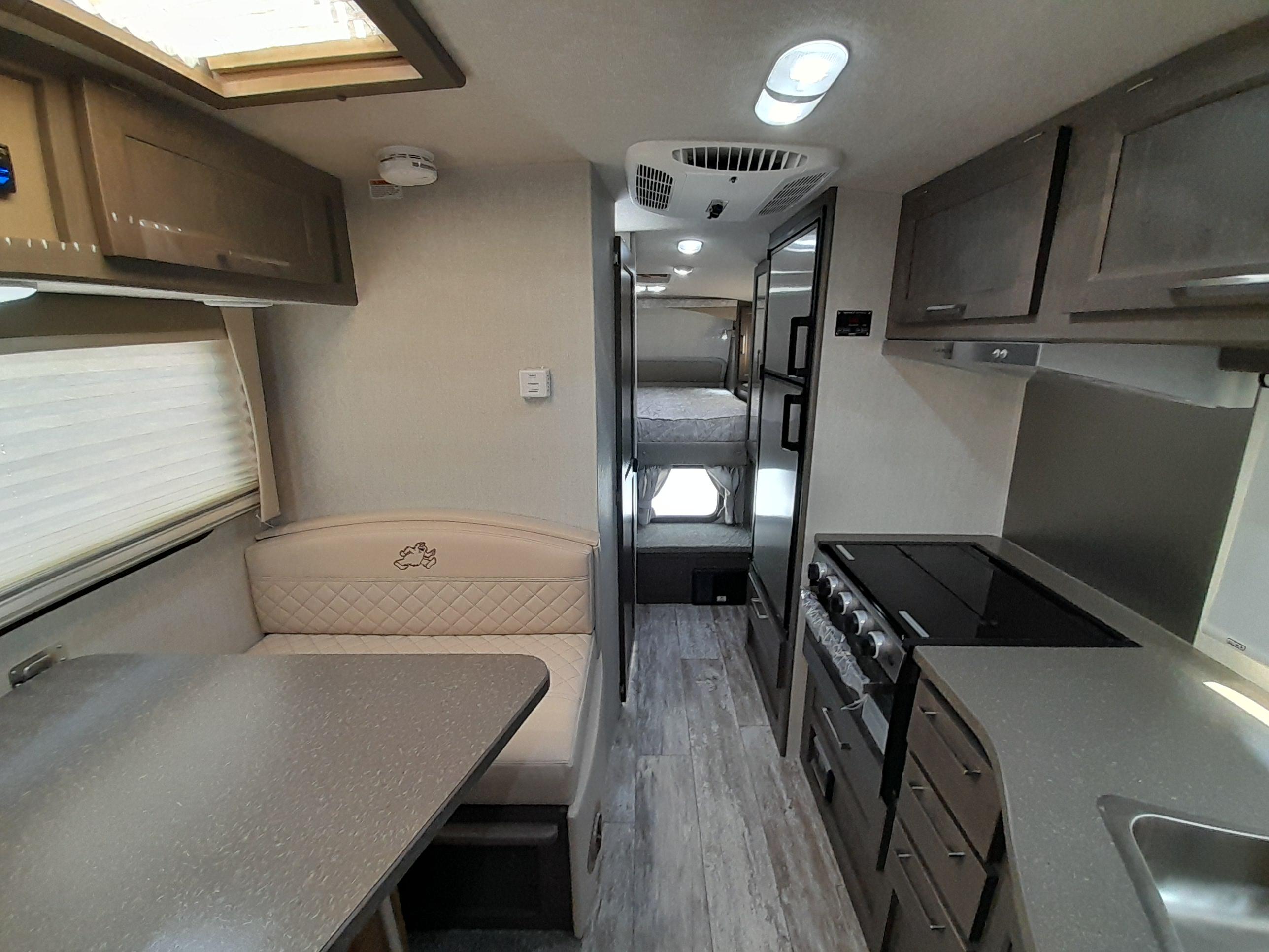 Bigfoot rv Caravane portée for sale in Lanoraie