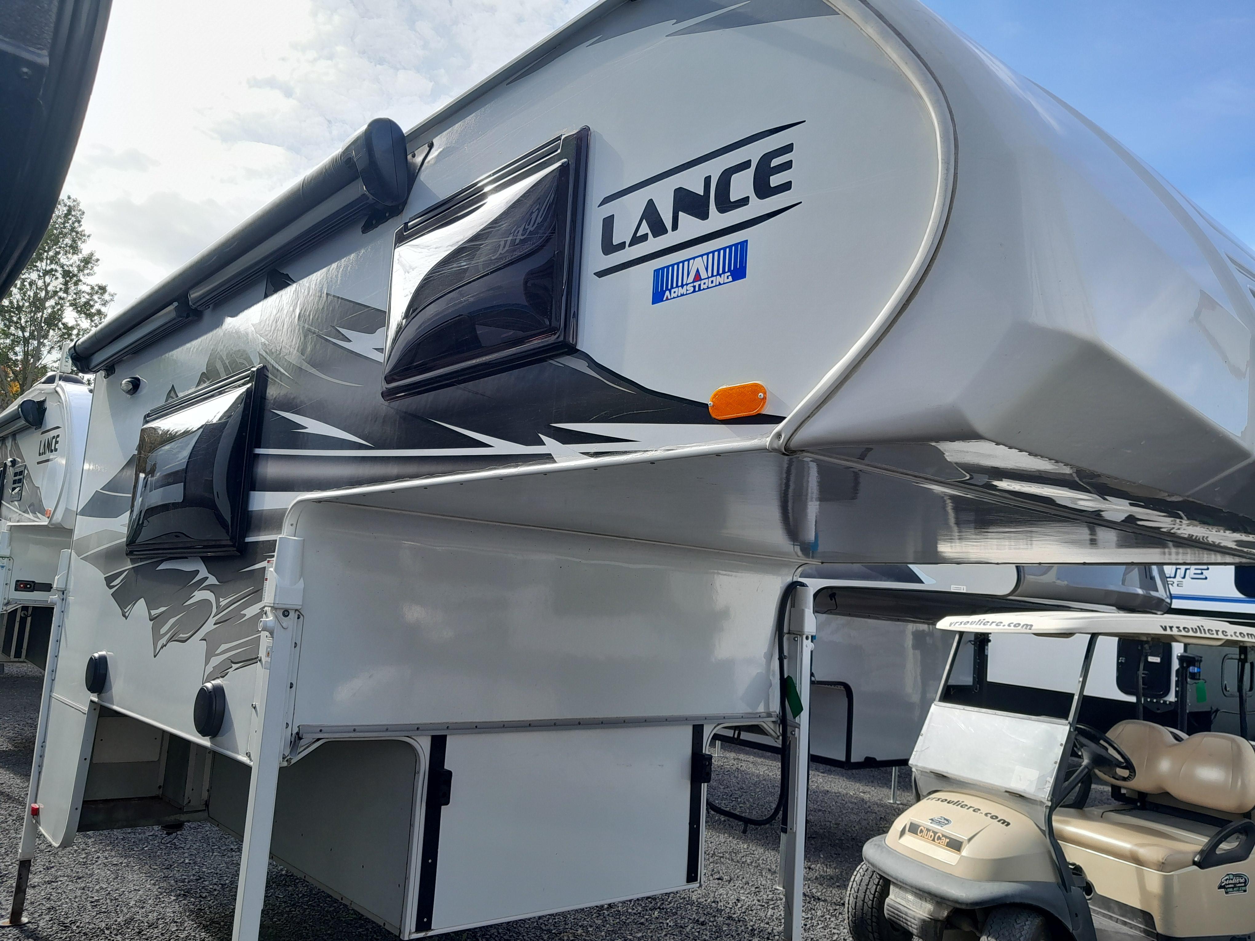 Caravane portée de marque Lance camper à vendre à Lanoraie